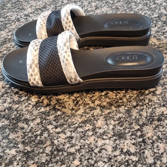 LOGO by Lori Goldstein - Picture 2 of 7